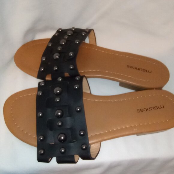 Maurices Black Studded Hallie Slip On Sandals Wmoen's Size 9/10W - Picture 1 of 6
